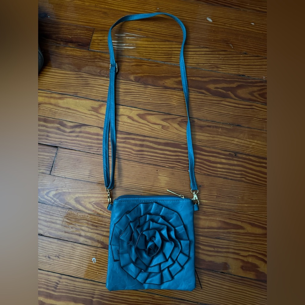 Elegant Blue Crossbody Bag
